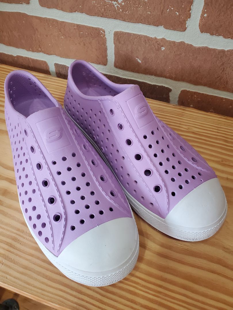 Purple Sketchers Foamies Shoes NEW, 4 youth