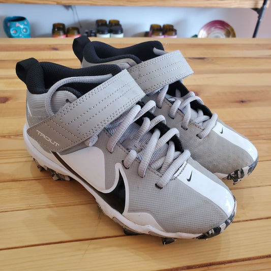 Nike Trout baseball cleats size 1.5