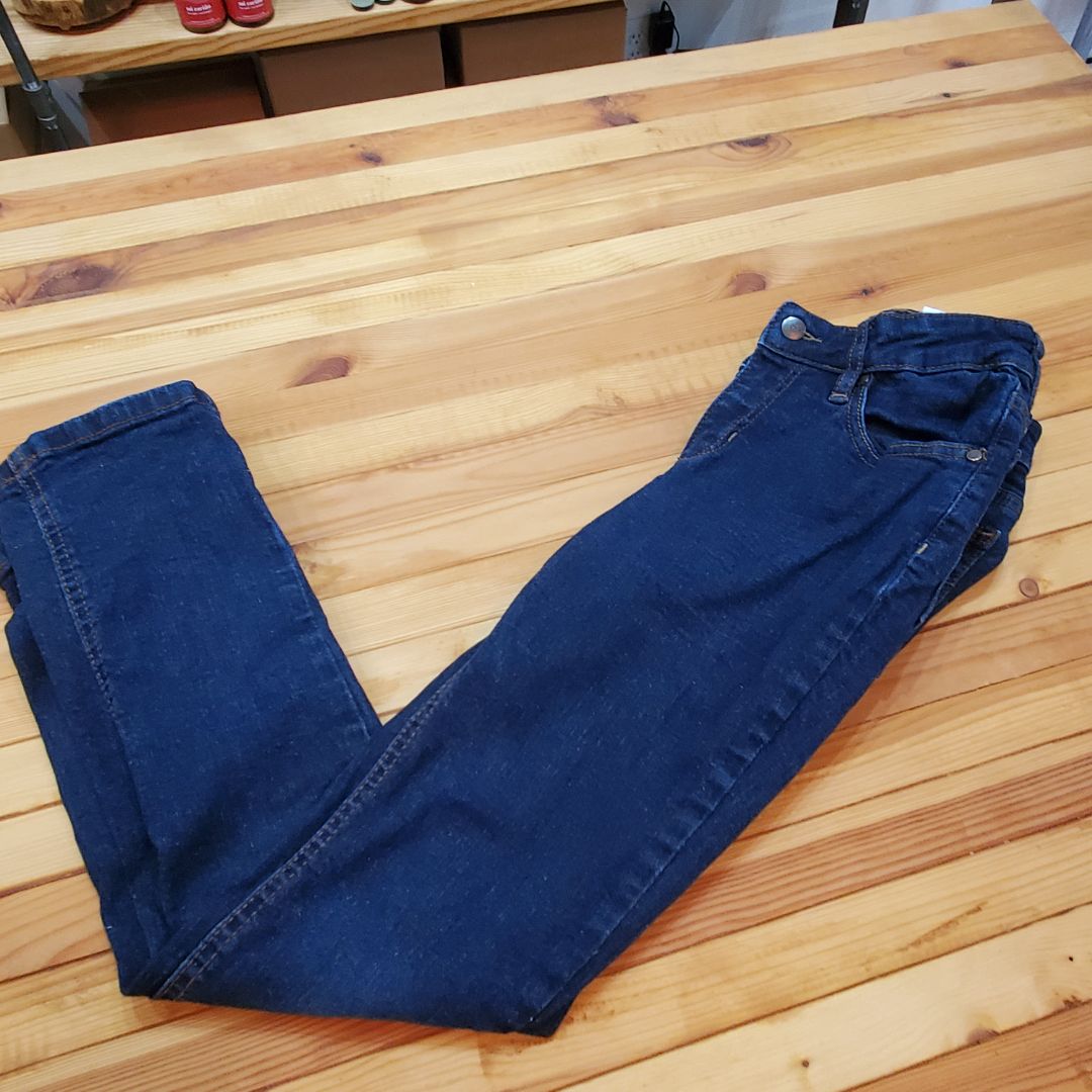 Joes Jeans, 8