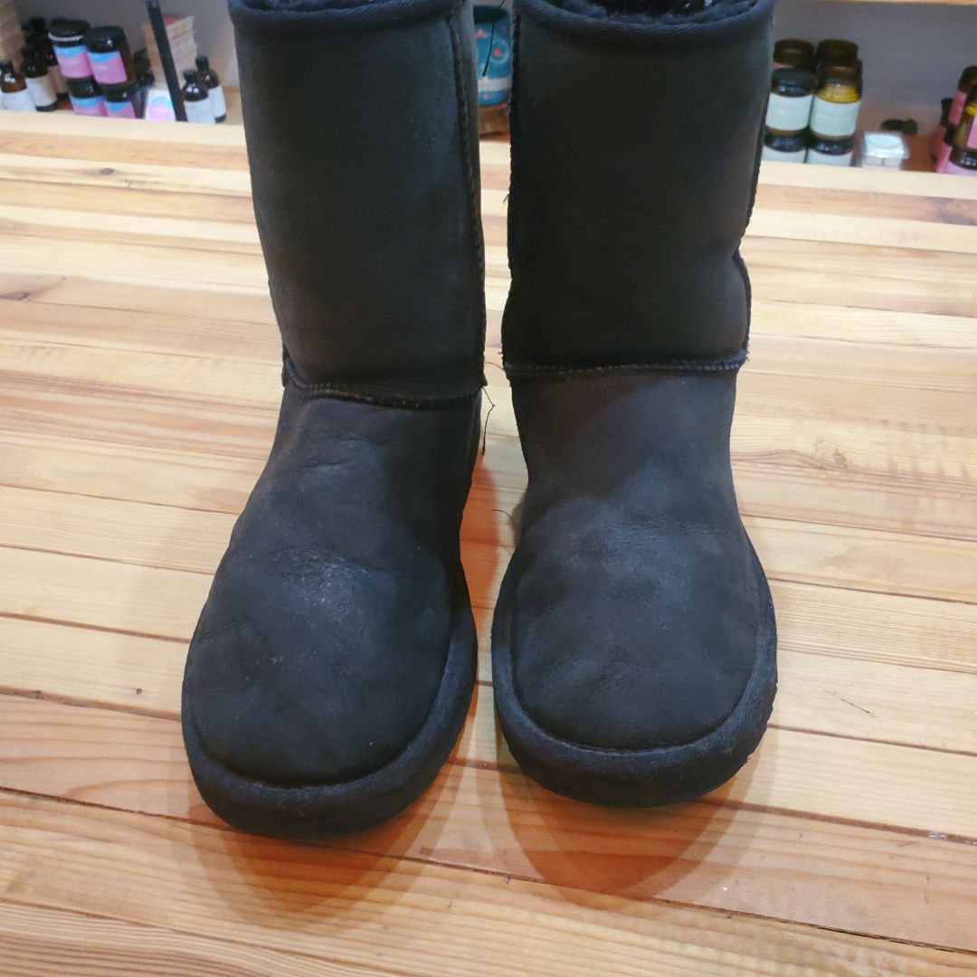 UGG Boot Black, 8 youth