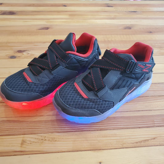 Sketchers Light up sneakers, 2.5