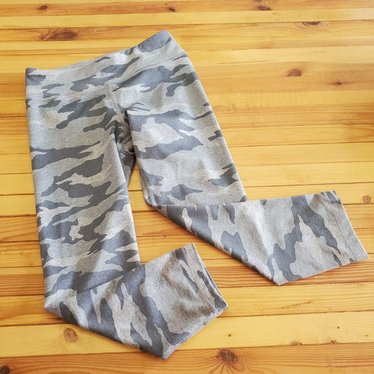 Athleta Girl Cropped leggings camo, 12